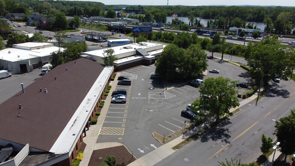 More Photos Of 505-583 E Columbus Ave, Springfield Office For Sale