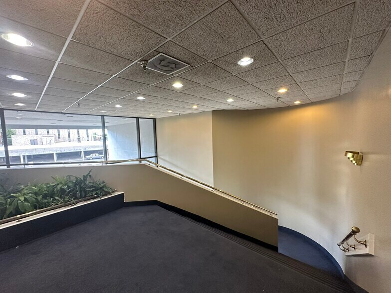 More Photos Of 4084 University Dr, Fairfax Office For Sale