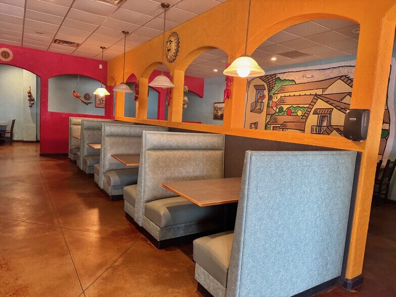 More Photos Of 200 N Central Ave, Parsons General Retail For Sale