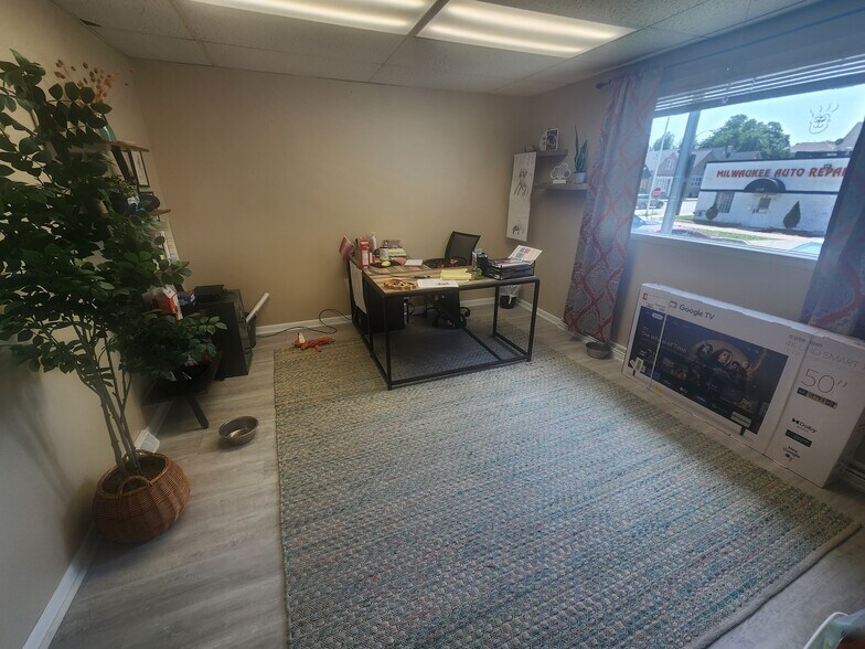More Photos Of 936 W Greenfield Ave, Milwaukee Freestanding For Sale