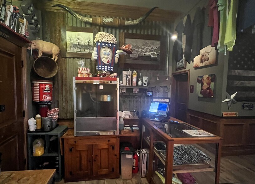 More Photos Of 49 Oakland Ave, Warwick Restaurant For Sale