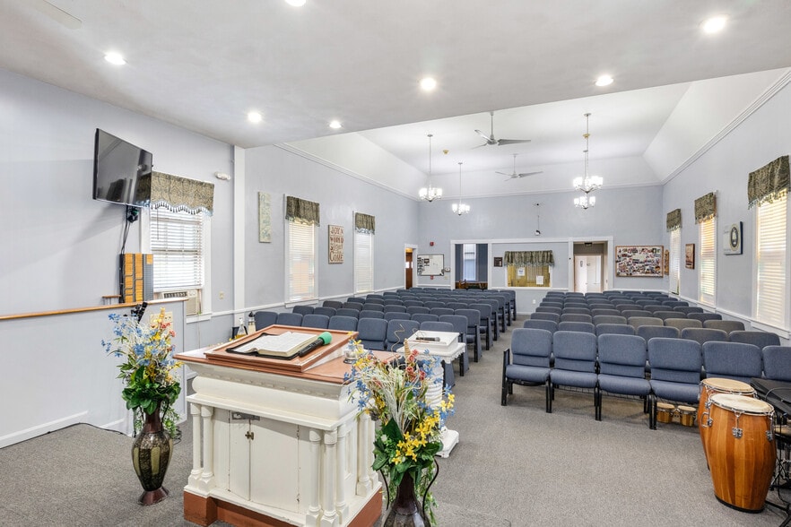 More Photos Of 1 C St, Framingham Religious Facility For Sale
