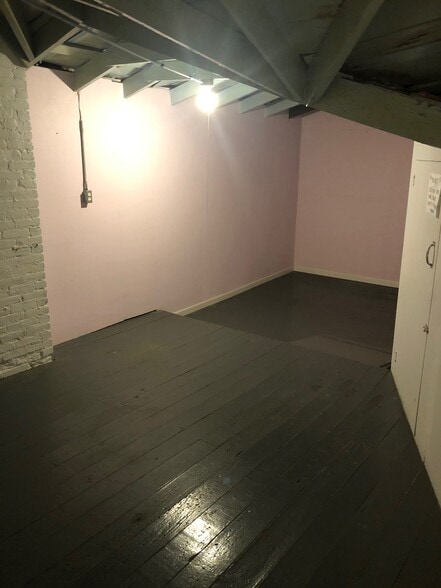 More Photos Of 325 Cotton St, Macon-Bibb Storefront Retail Office For Lease