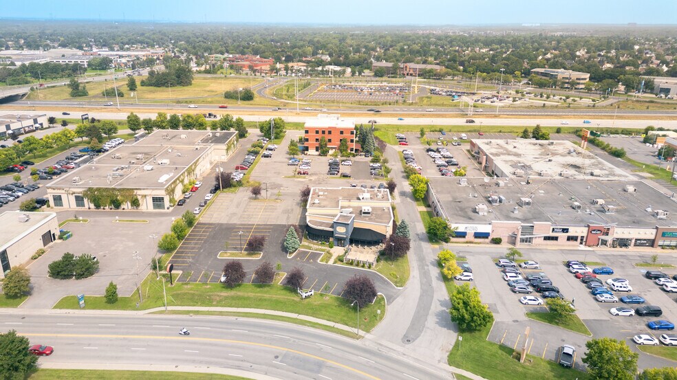 More Photos Of 1165 Rue Volta, Boucherville Restaurant For Lease