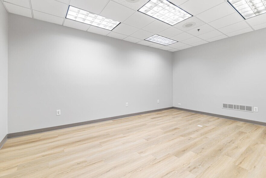 More Photos Of 408 Executive Dr, Langhorne Office For Sale