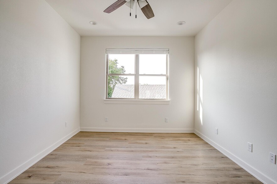 More Photos Of 3108 Frazier Ave, Fort Worth Multifamily For Sale