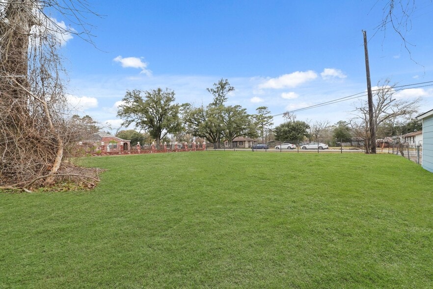More Photos Of 7502 Ley Rd, Houston Land For Sale