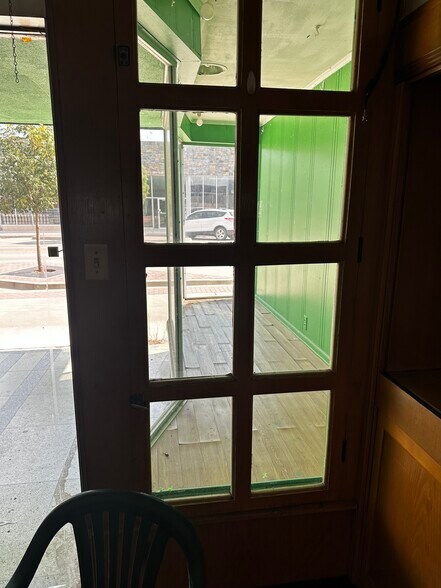 More Photos Of 10 E Main St, Shawnee Storefront For Lease