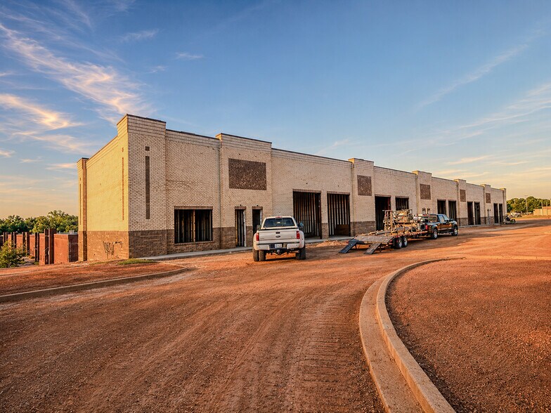 More Photos Of 10836 Clear Creek Commerce Dr, Mint Hill Unknown For Lease