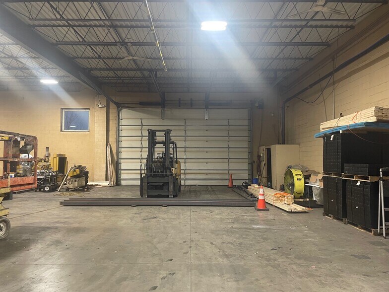 More Photos Of 50 Richard Rd, Warminster Light Manufacturing For Lease