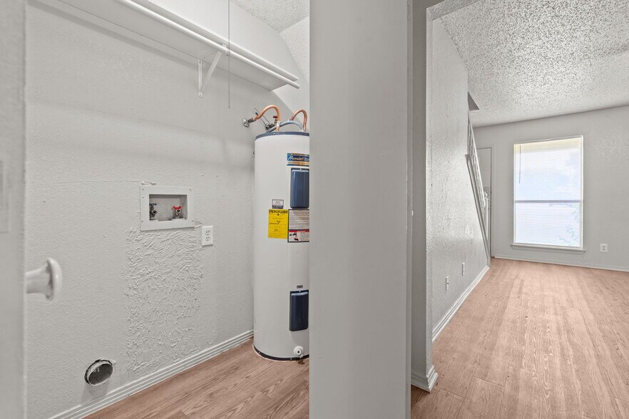 More Photos Of 5841 Shadydell Dr, Fort Worth Apartments For Sale