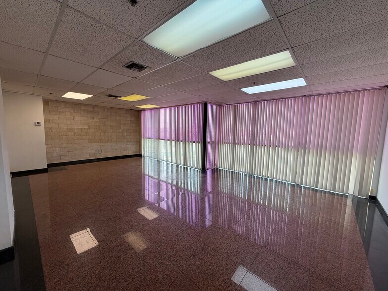 More Photos Of 6820-6856 NW 77th Ct, Miami Warehouse For Lease