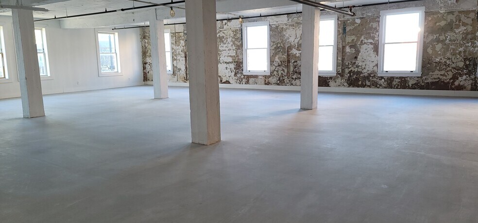 More Photos Of 300 E Main St, Durham Office Residential For Lease