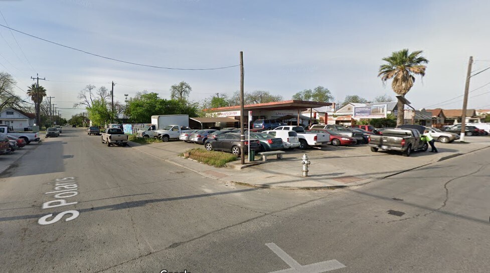 More Photos Of 2248 E Commerce St, San Antonio General Retail For Sale