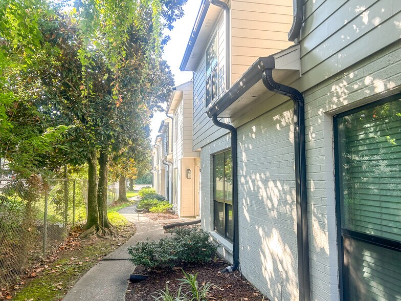 More Photos Of 9384 Fox Run Ave, Baton Rouge Apartments For Sale