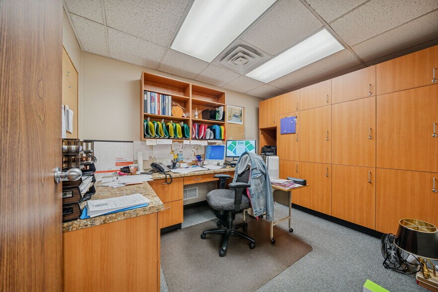 More Photos Of 985 Penn St, Brackenridge Medical For Sale