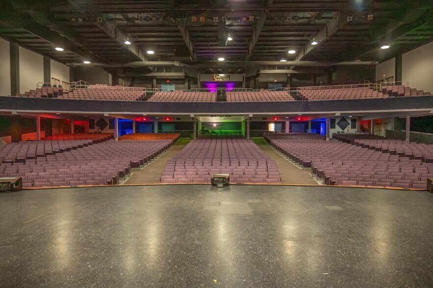 More Photos Of 430 Munroe Ave, Wisconsin Dells Theater Concert Hall For Sale