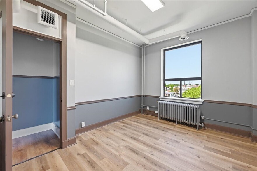 More Photos Of 500 Willow Ave, Council Bluffs Office For Lease