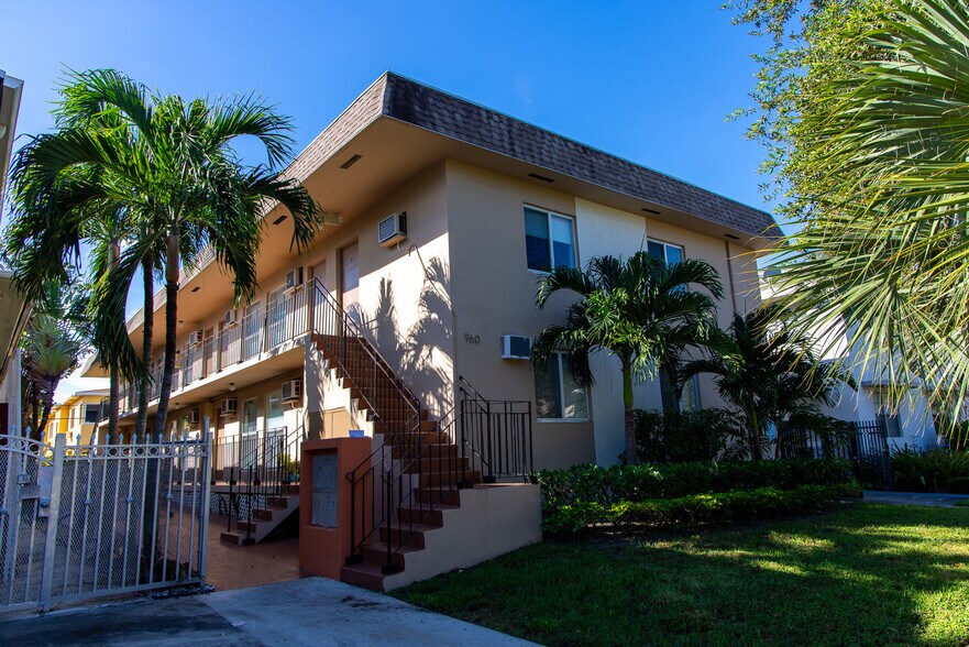 More Photos Of 960 Biarritz Dr, Miami Beach Apartments For Sale