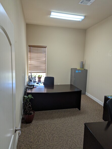 More Photos Of 1911 Corporate Dr, San Marcos Office For Lease