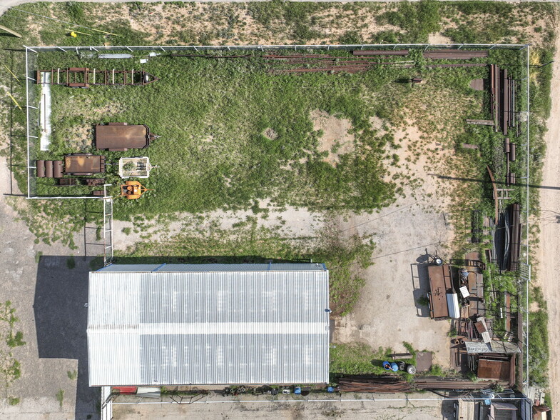 More Photos Of 708 S Colorado St, Midland Industrial For Sale