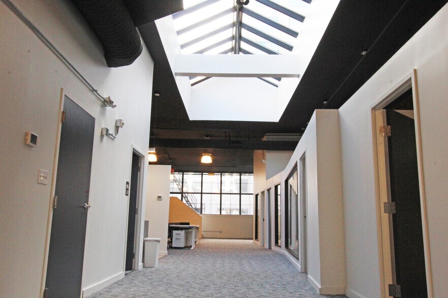 More Photos Of 133 W 4th St, Cincinnati Office For Sale