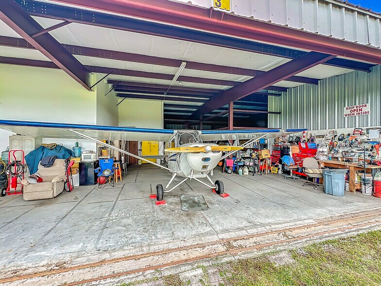 More Photos Of 7001 W Jones Ave, Mount Dora Airplane Hangar For Sale
