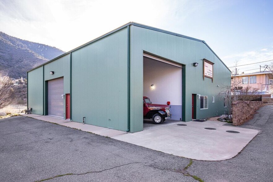 More Photos Of 3212 Mt Pinos Way, Frazier Park Light Manufacturing For Sale