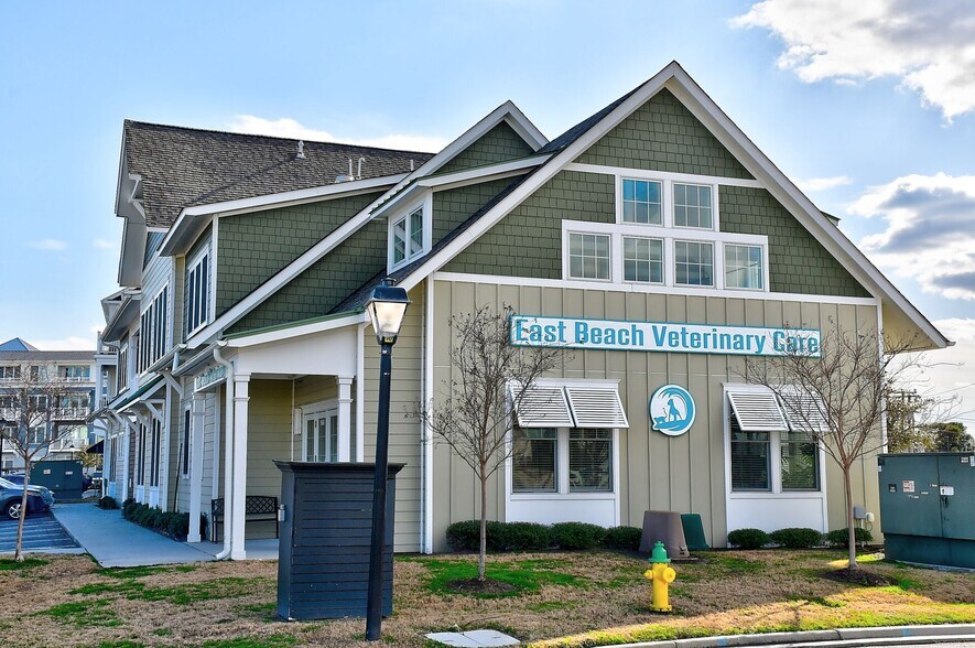 More Photos Of 9650 Shore Dr, Norfolk Veterinarian Kennel For Sale