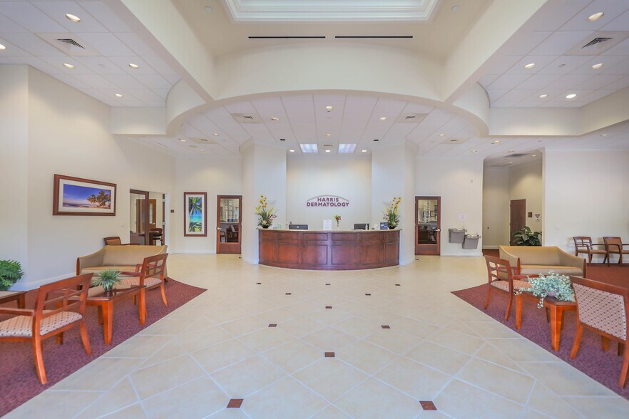 More Photos Of 9090 Park Royal Dr, Fort Myers Medical For Lease