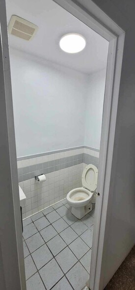 More Photos Of 4947 31st St, Long Island City Warehouse For Lease