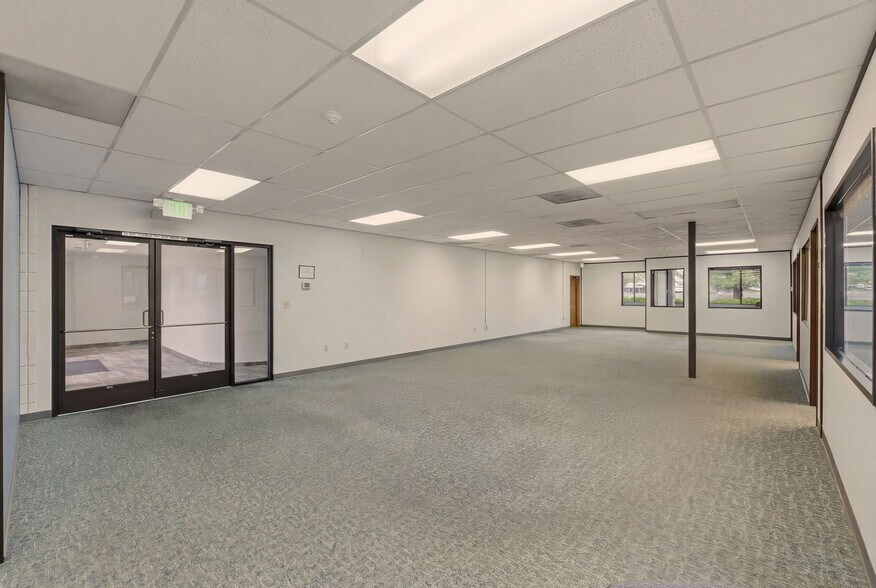 More Photos Of 992 S De Anza Blvd, San Jose Office For Lease