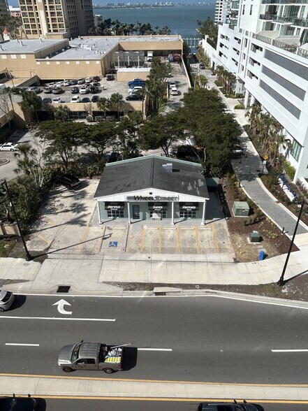 More Photos Of 211 N Tamiami Trl, Sarasota General Retail For Lease