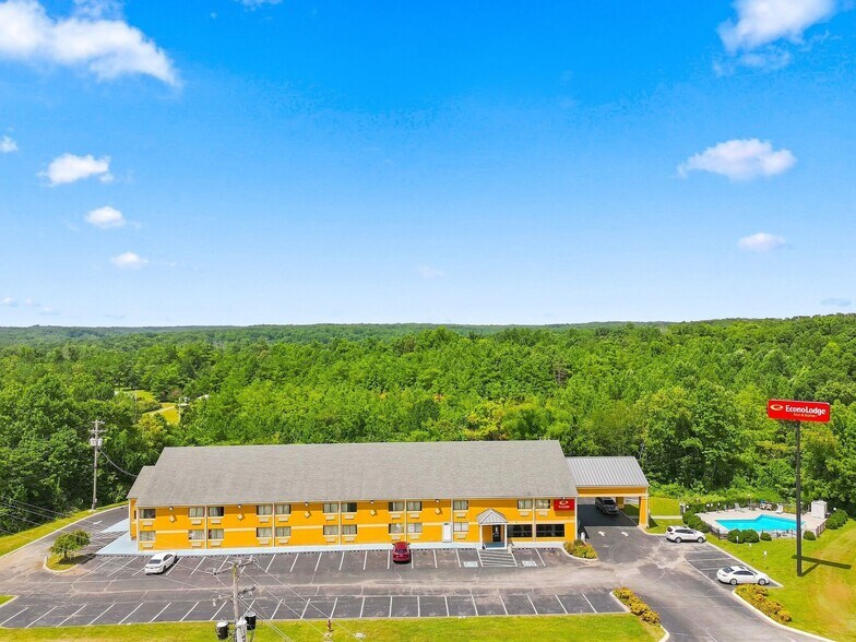 More Photos Of 634 David St, Centerville Hotel For Sale