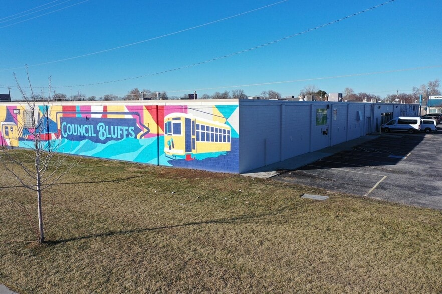 More Photos Of 3415 W Broadway, Council Bluffs General Retail For Lease