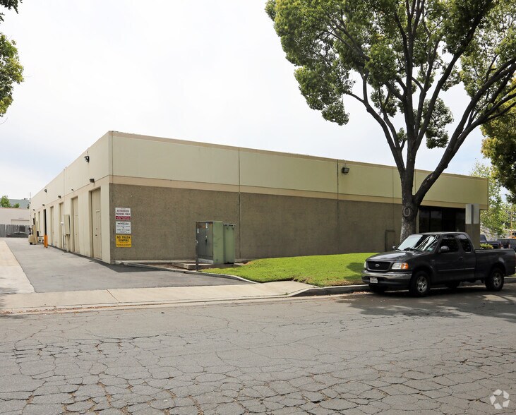 More Photos Of 634 N Poplar St, Orange Unknown For Lease