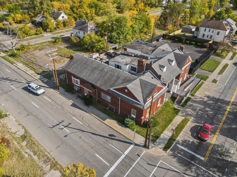 More Photos Of 2670 Chalmers St, Detroit Office For Sale