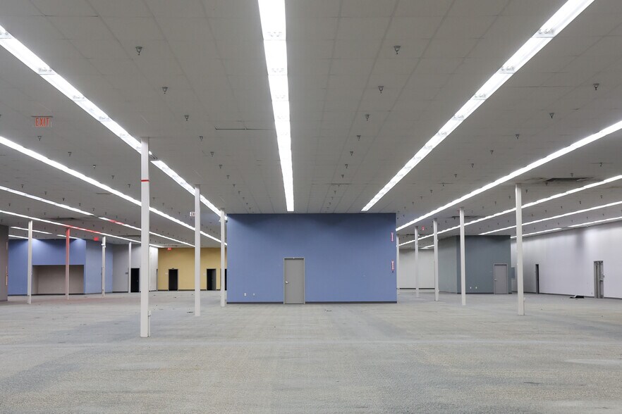 More Photos Of 3943 Highway 90, Pascagoula General Retail For Sale