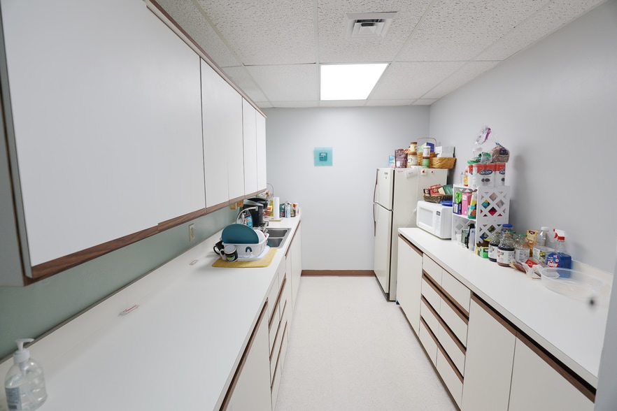 More Photos Of 1839 Pearl Rd, Brunswick Medical For Sale