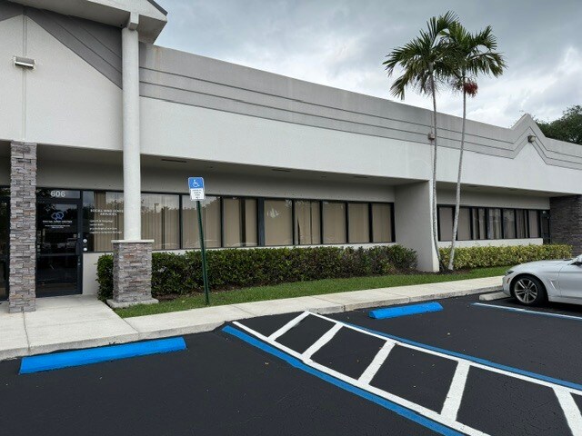 Primary Photo Of 5400 S University Dr, Davie Office For Lease