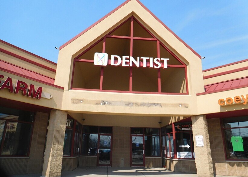 More Photos Of 2405 Essington Rd, Joliet General Retail For Lease