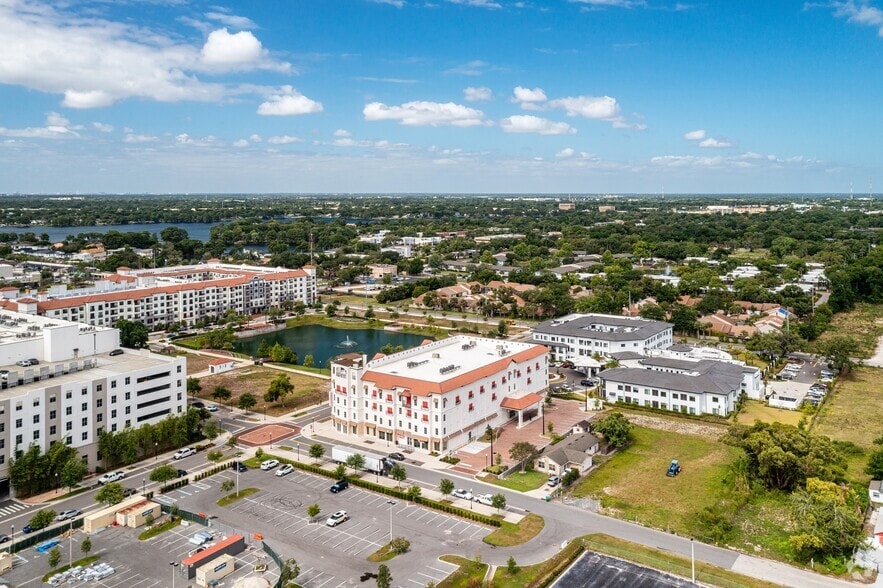 More Photos Of 1201 Lewis Dr, Winter Park Self Storage For Lease