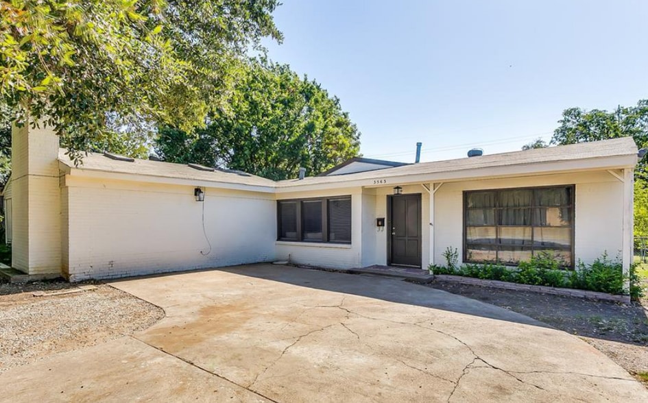 Primary Photo Of 3563 South Dr, Fort Worth Apartments For Sale