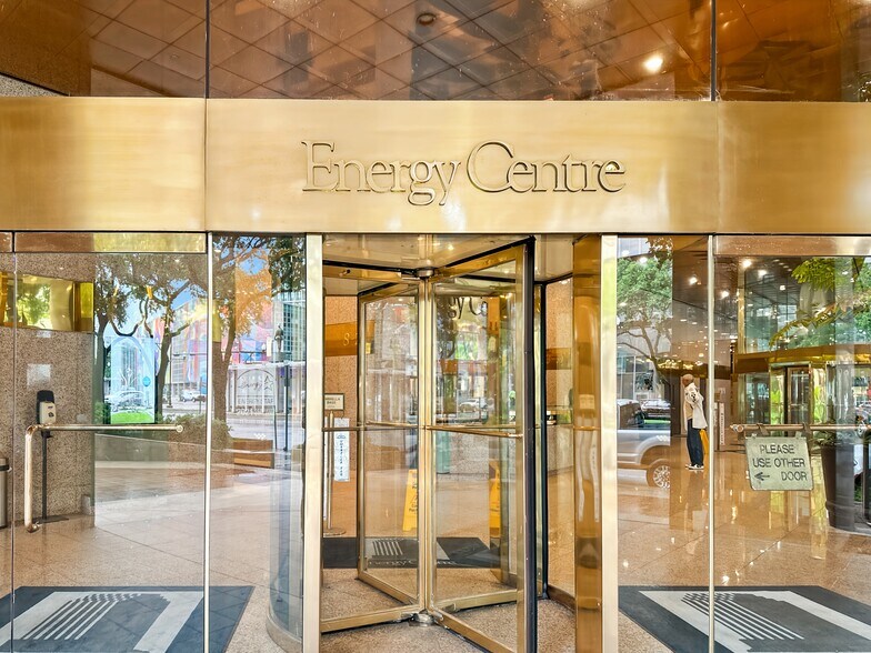 More Photos Of 1100 Poydras St, New Orleans Coworking Space