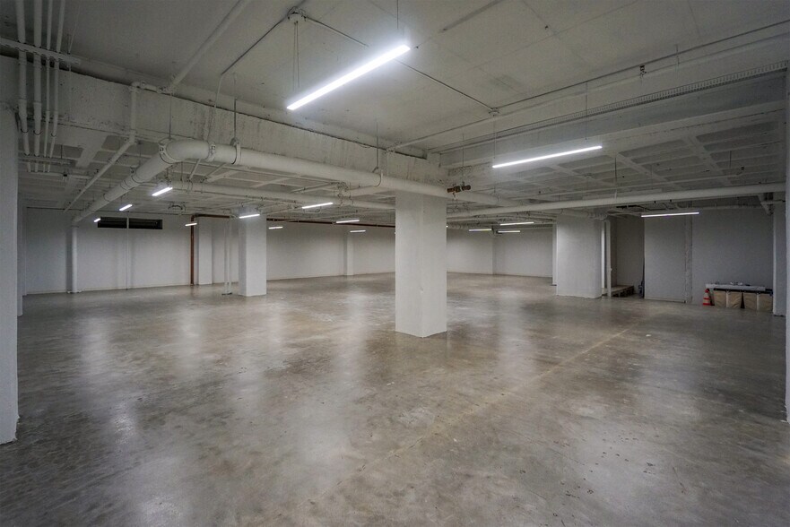 More Photos Of 8899 Beverly Blvd, West Hollywood Apartments For Lease