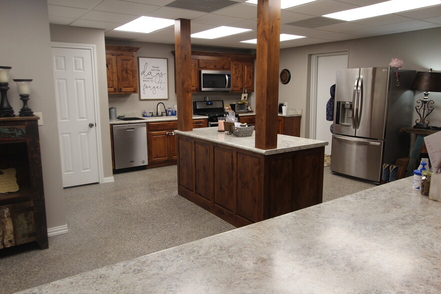 More Photos Of 120 County Road 42000, Paris Trailer Camper Park For Sale