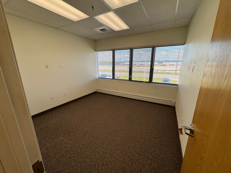 More Photos Of 975 Van Horn Rd, Fairbanks Light Manufacturing For Lease