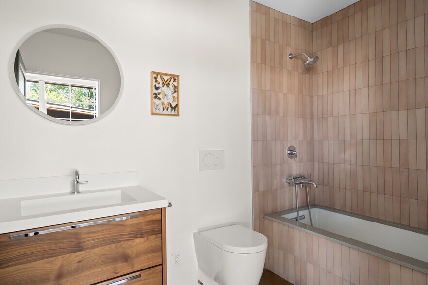 More Photos Of 310 Johnson St, Santa Fe Specialty For Sale