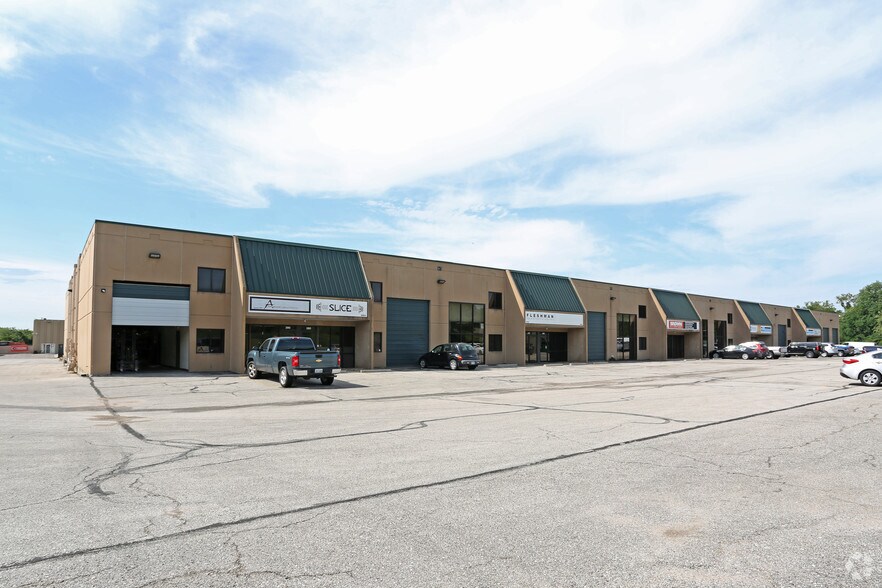 More Photos Of 2604 NE Industrial Dr, Kansas City Warehouse For Lease