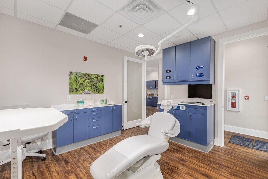 More Photos Of 100 Constantine Way, Greer Medical For Lease